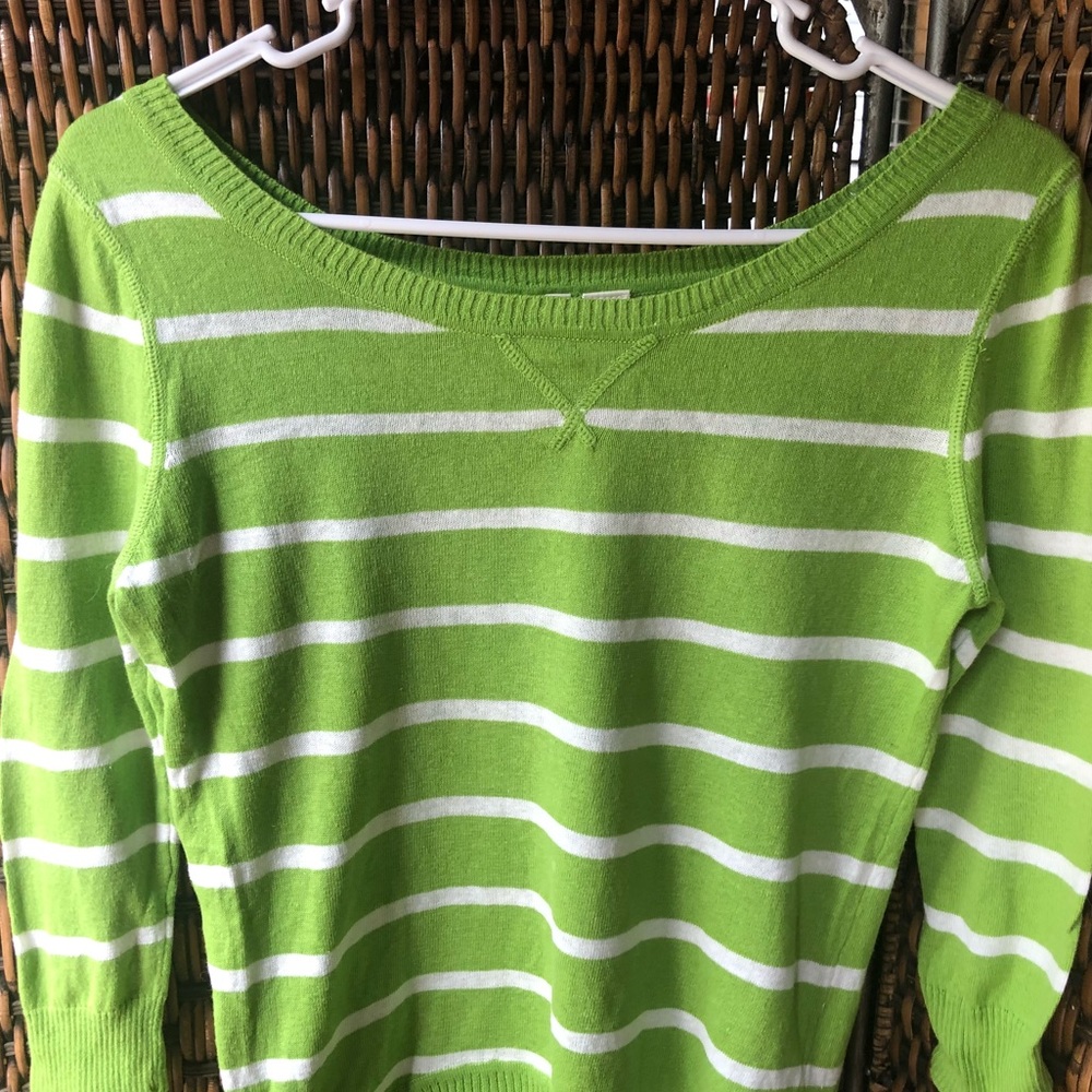 Bright Green Thin Long Sleeve Sweater Size Medium